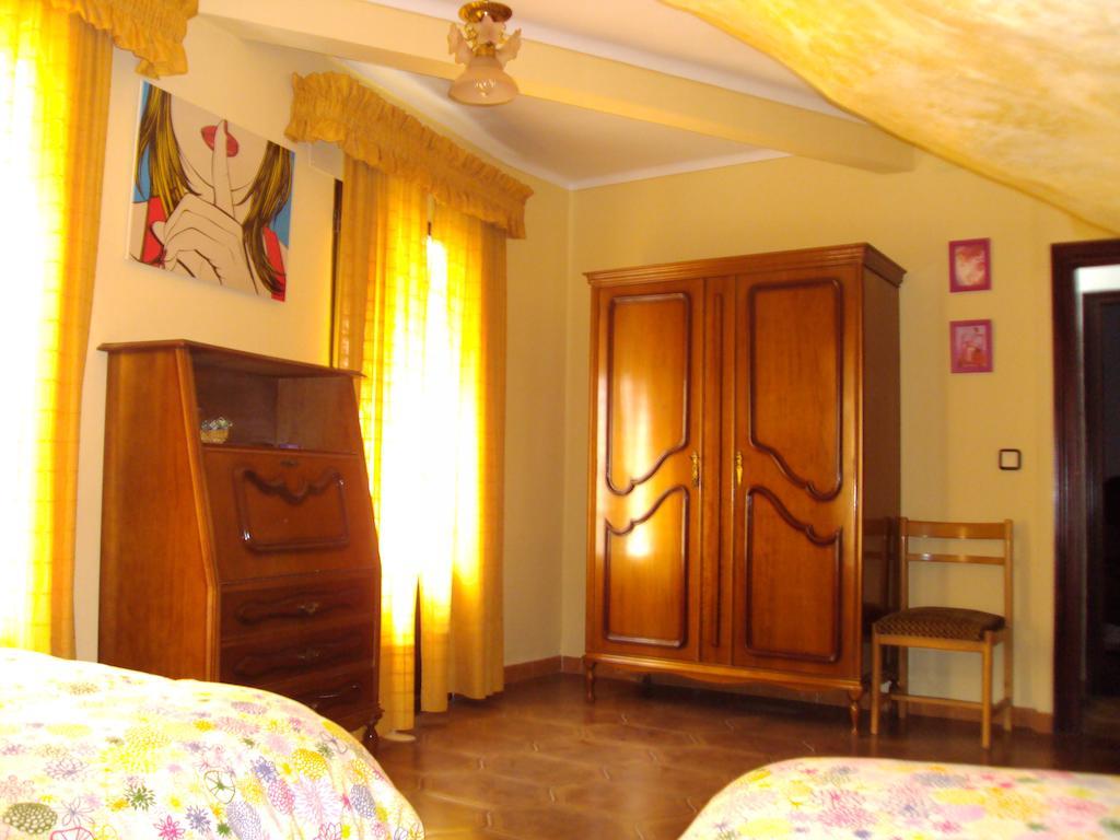 Casa Rural Cuevas Del Sol Setenil De Las Bodegas Стая снимка